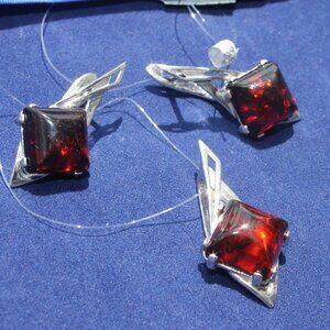 Jewelry Silver (Ag 925) pendant with Baltic Amber
